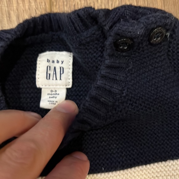 Cute sweater romper 0-3 - Picture 2 of 2